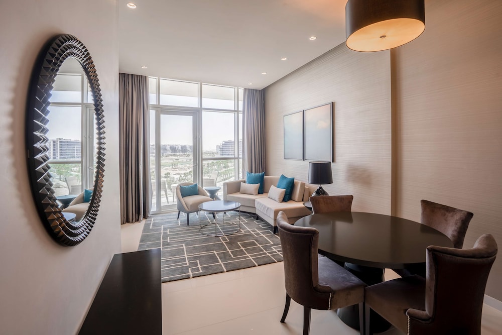 Radisson Hotel Dubai DAMAC Hills 6