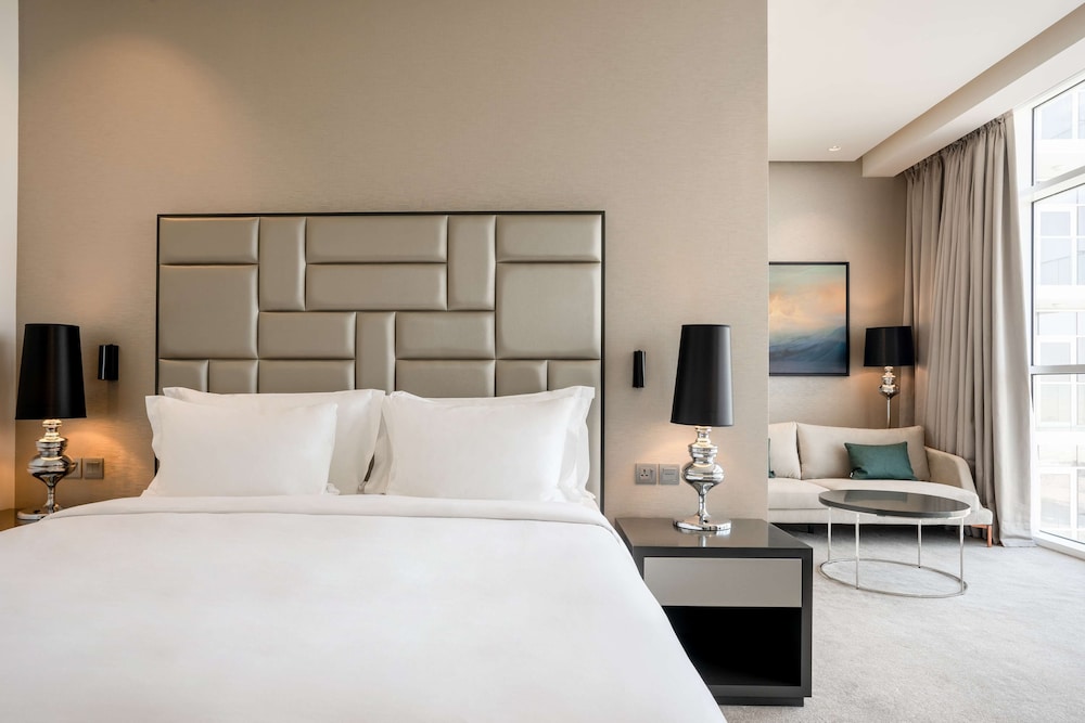 Radisson Hotel Dubai DAMAC Hills 15