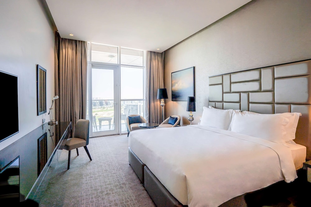 Radisson Hotel Dubai DAMAC Hills 8