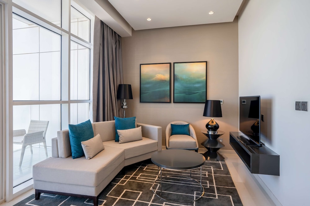 Radisson Hotel Dubai DAMAC Hills 13