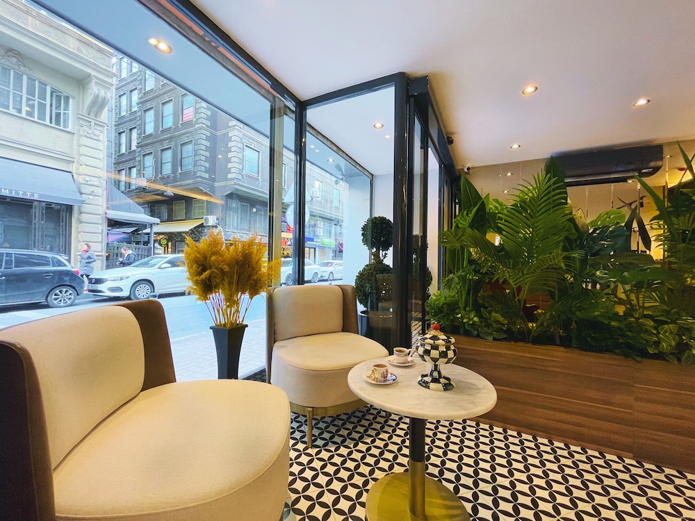 Weingart Hotel 2
