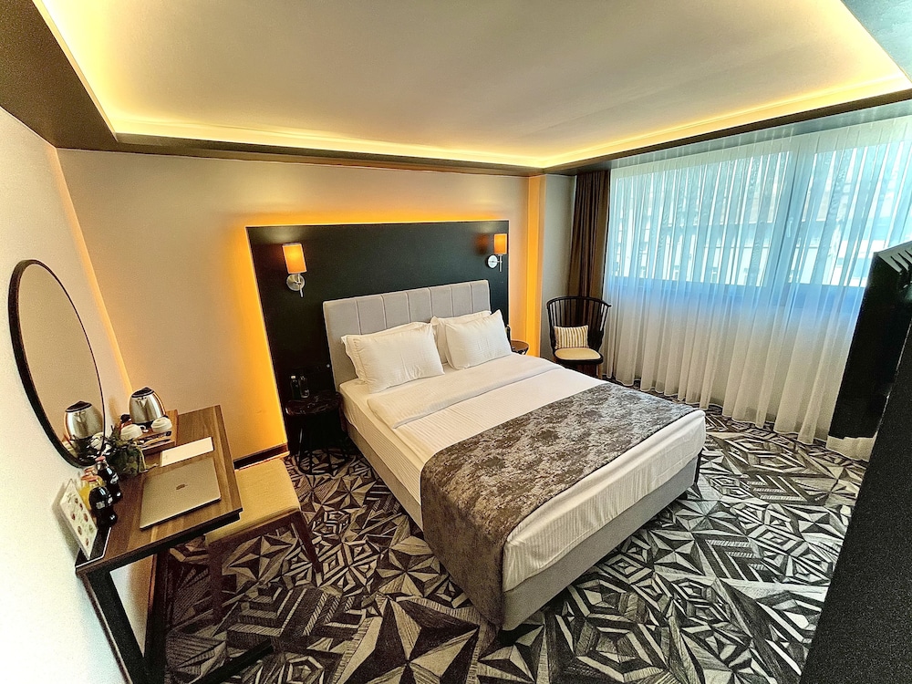 Weingart Hotel 13