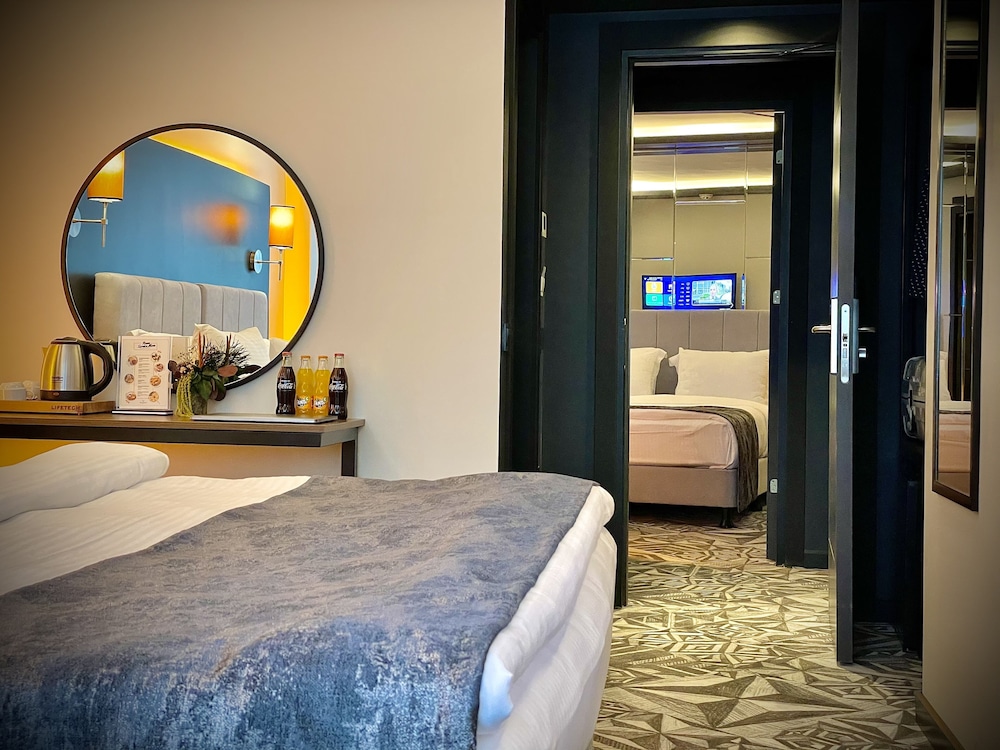 Weingart Hotel 24