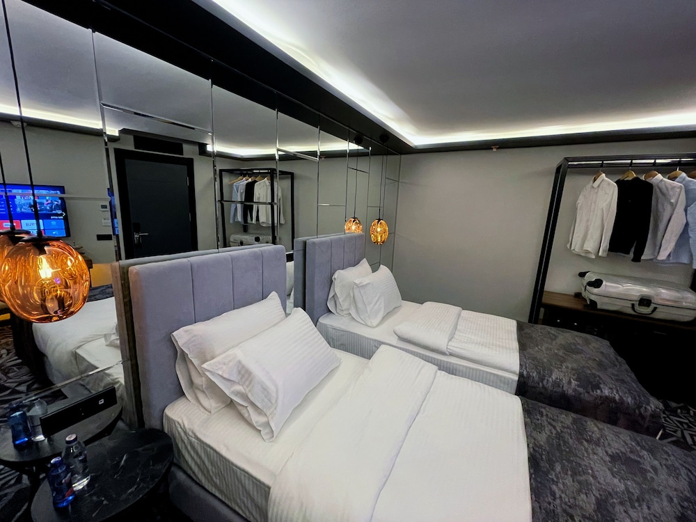 Weingart Hotel 5