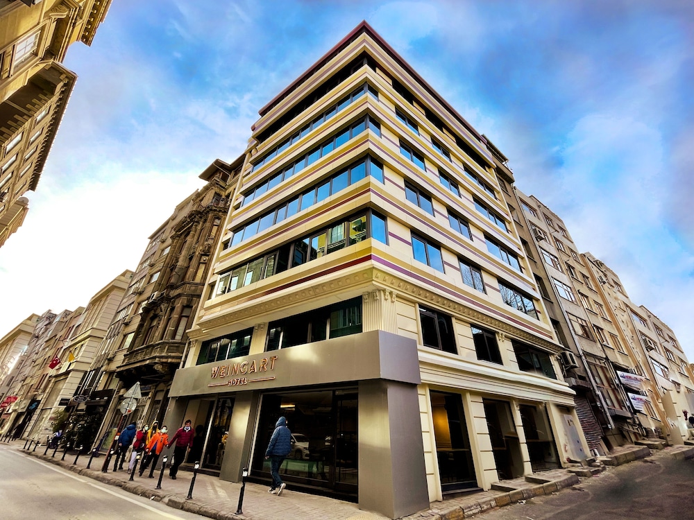 Weingart Hotel 1