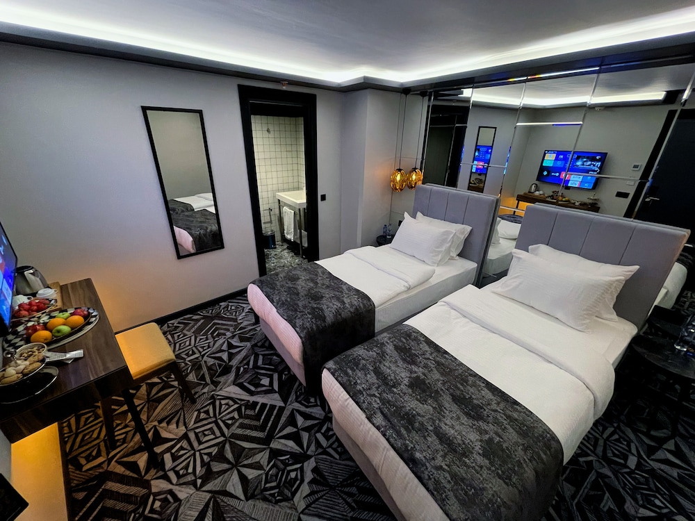 Weingart Hotel 9
