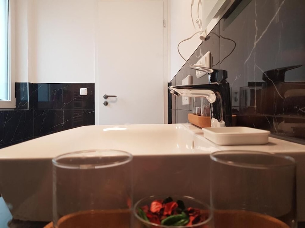 Hotel Emiliana am Bahnhof 5