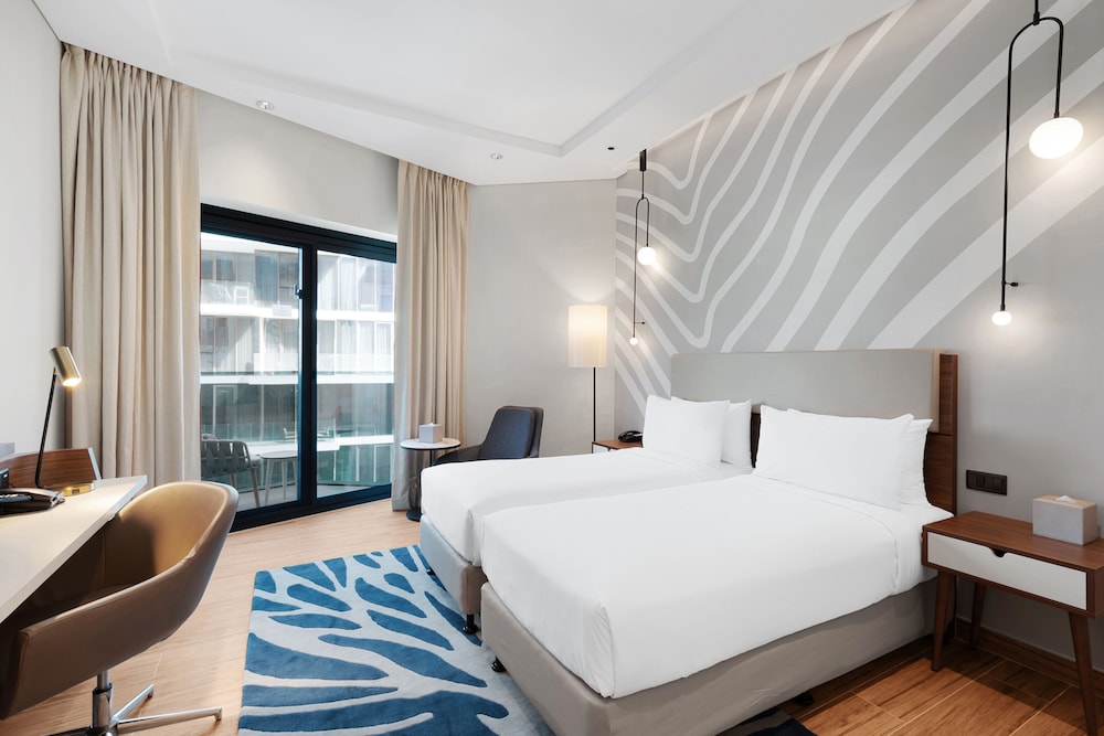 Adagio Premium The Palm 13