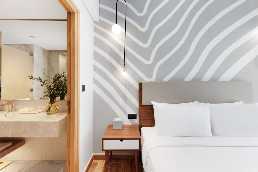 Adagio Premium The Palm 12