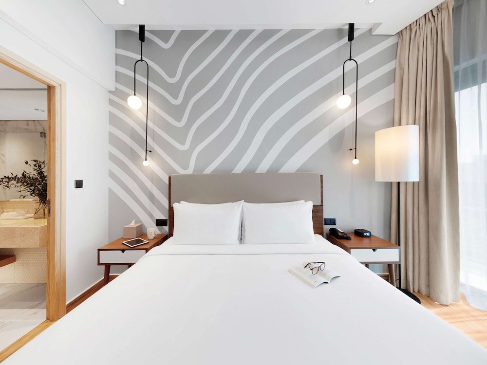 Adagio Premium The Palm 14