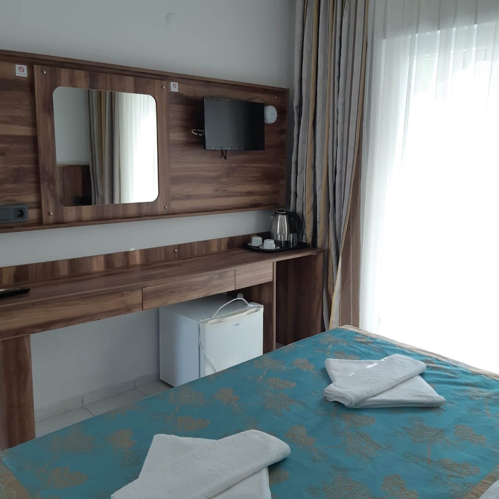 Elijah Hotel 17