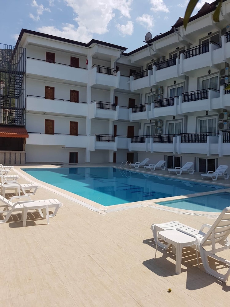Elijah Hotel 22