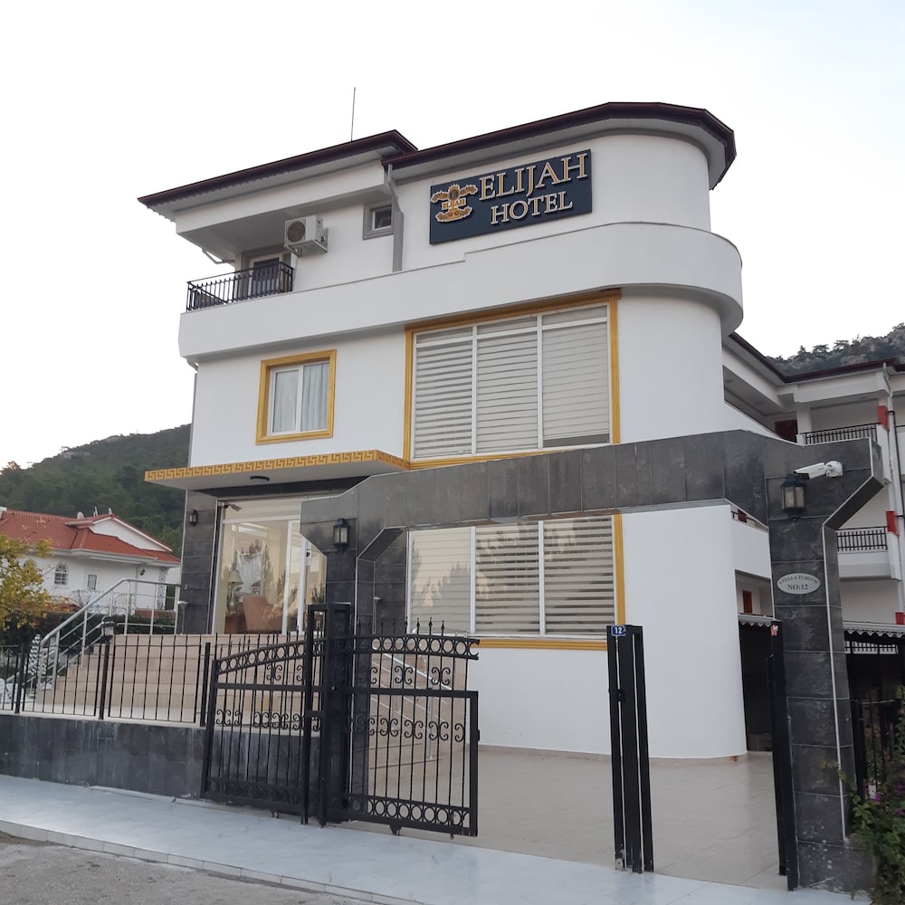 Elijah Hotel 23