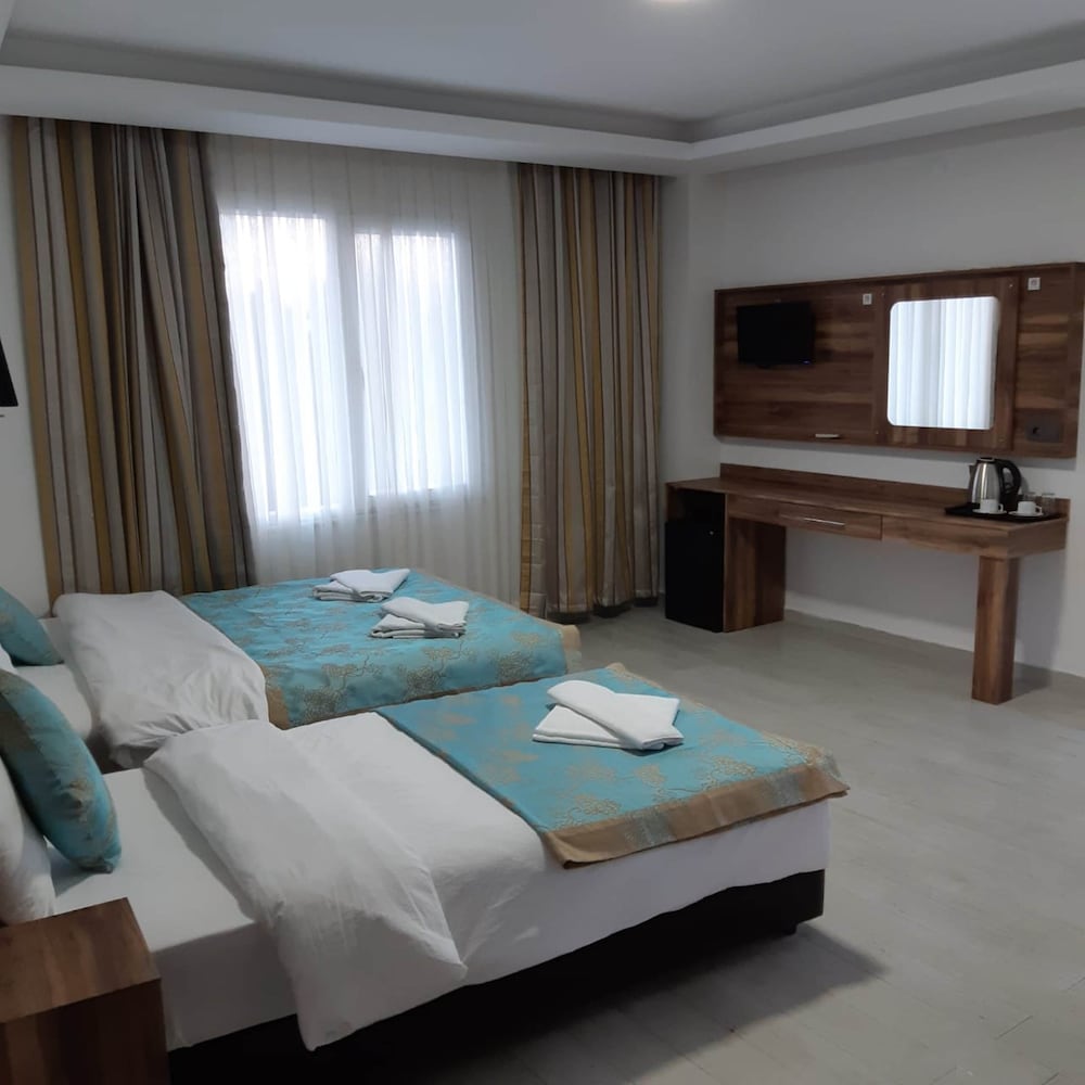 Elijah Hotel 11