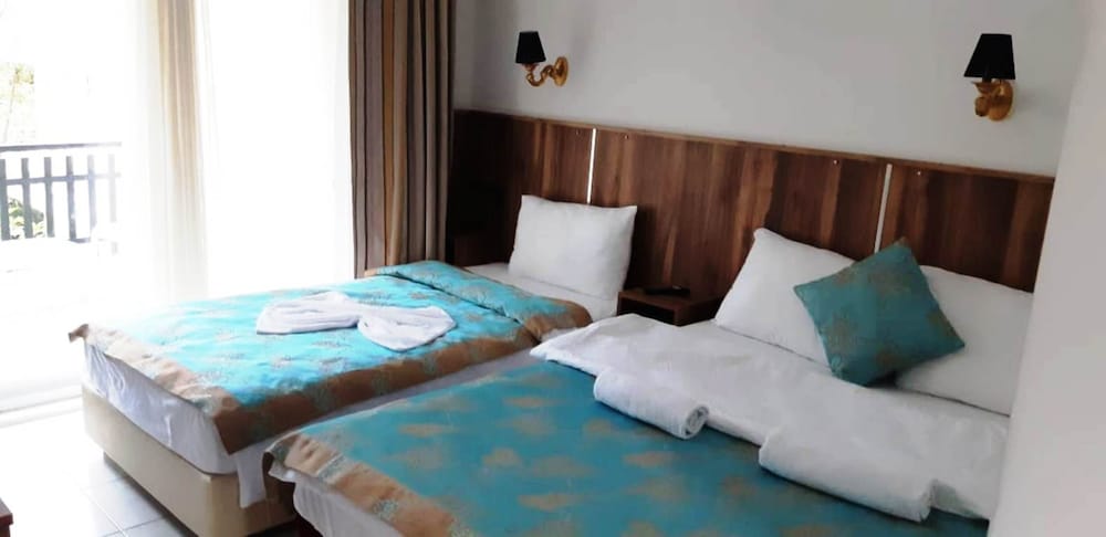 Elijah Hotel 12