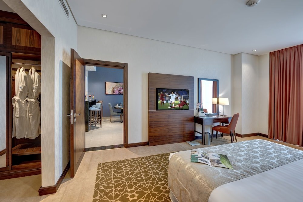 Royal Continental Suites 14