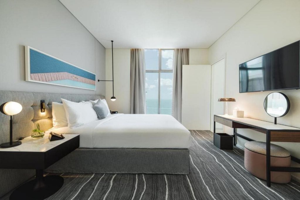 Th8 Palm Managed by Accor 9