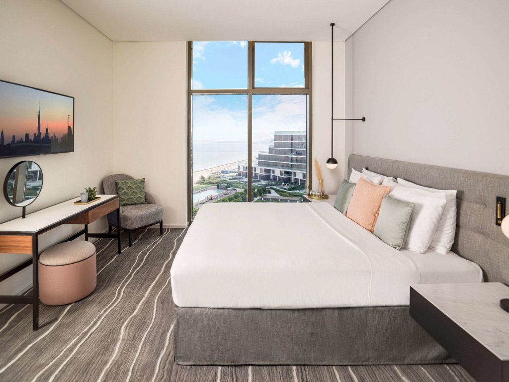 Th8 Palm Managed by Accor 10