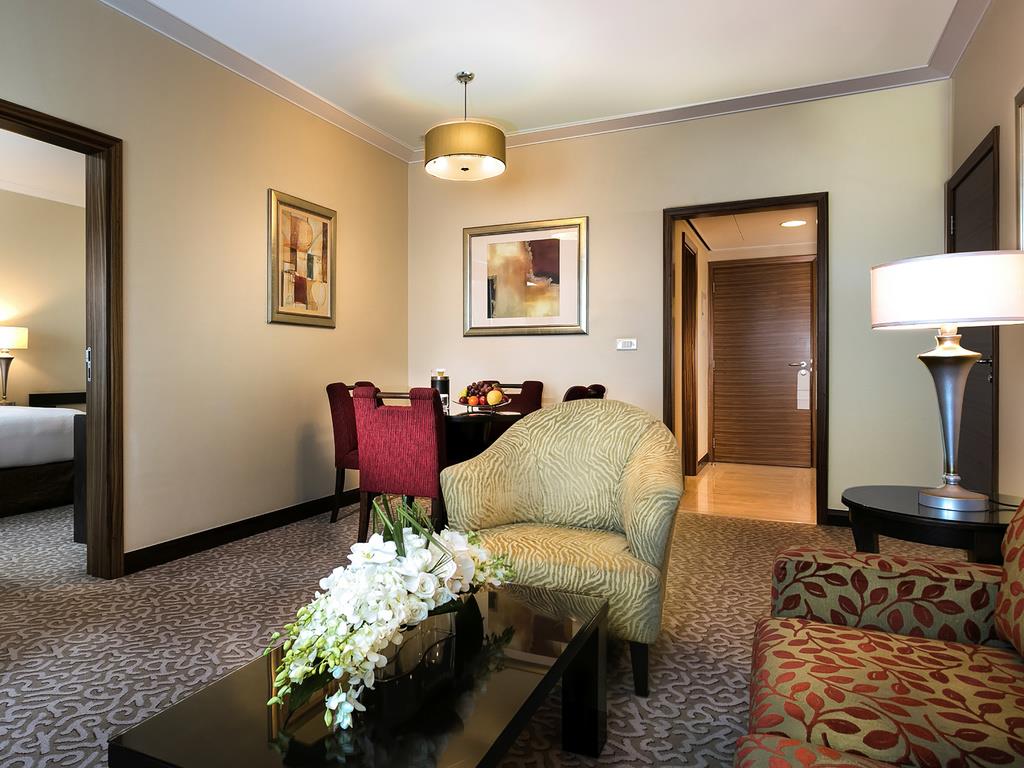 Swissôtel Al Murooj Dubai 12