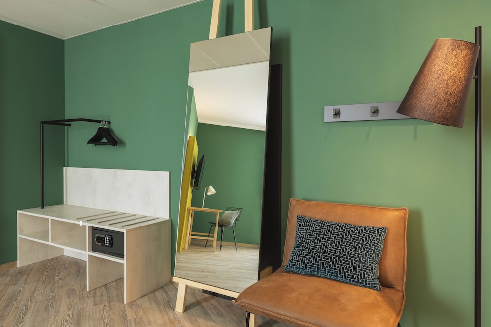 Holiday Inn - the niu, Tab Dusseldorf Main Station 13