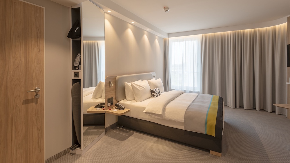 Holiday Inn Express Dusseldorf - Hauptbahnhof 20