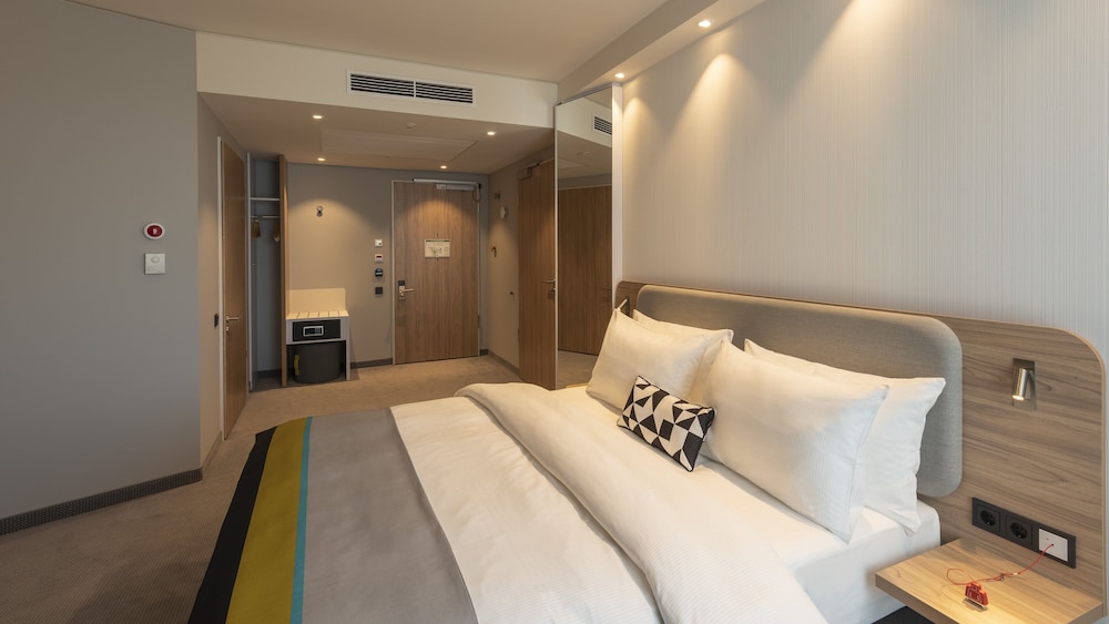 Holiday Inn Express Dusseldorf - Hauptbahnhof 21