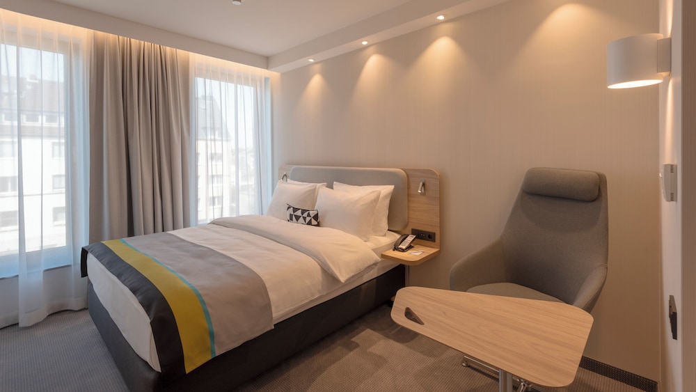 Holiday Inn Express Dusseldorf - Hauptbahnhof 23