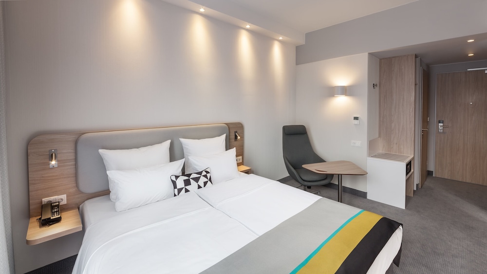 Holiday Inn Express Dusseldorf - Hauptbahnhof 8