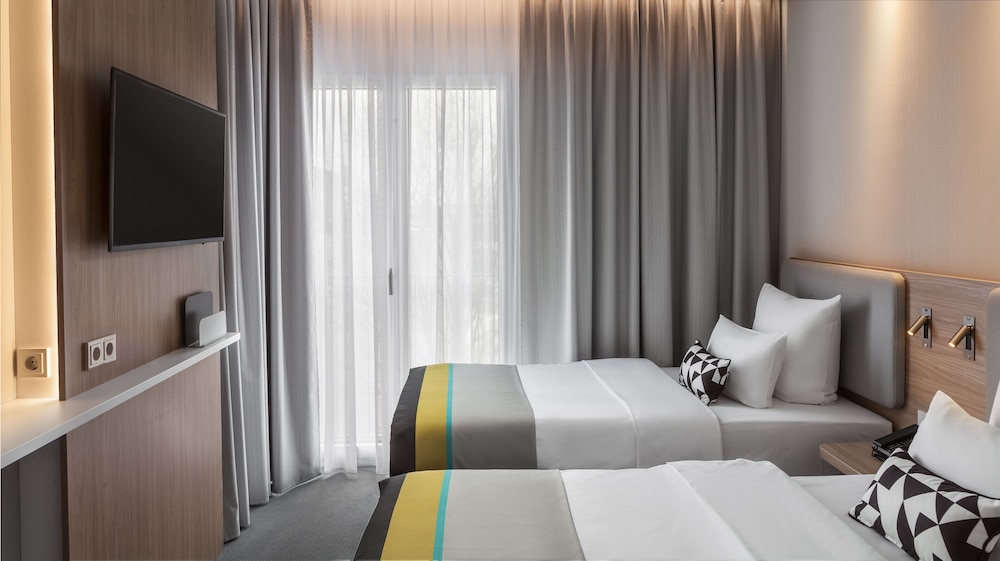 Holiday Inn Express Dusseldorf - Hauptbahnhof 12
