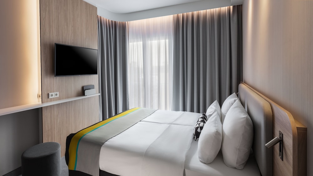 Holiday Inn Express Dusseldorf - Hauptbahnhof 16
