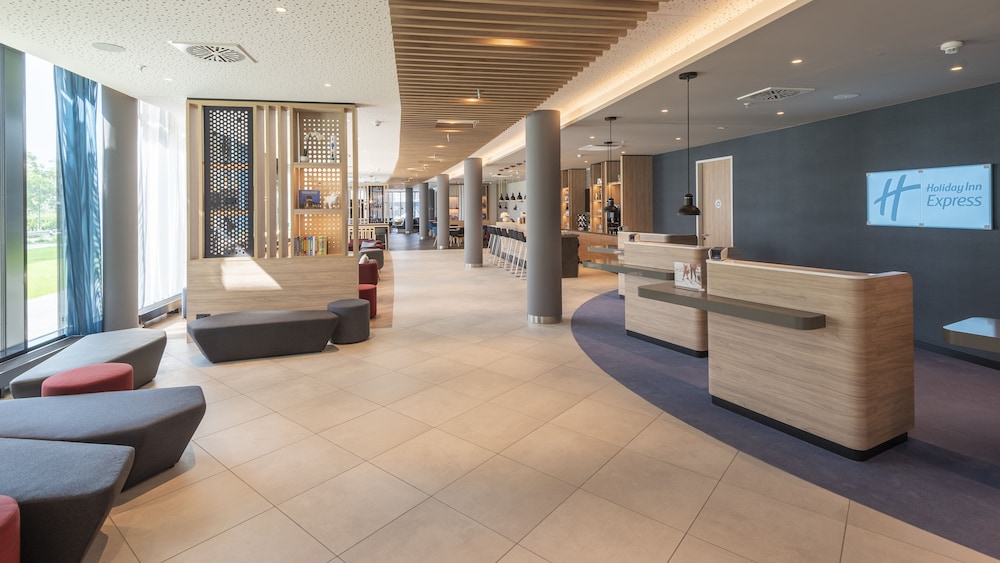 Holiday Inn Express Dusseldorf - Hauptbahnhof 3