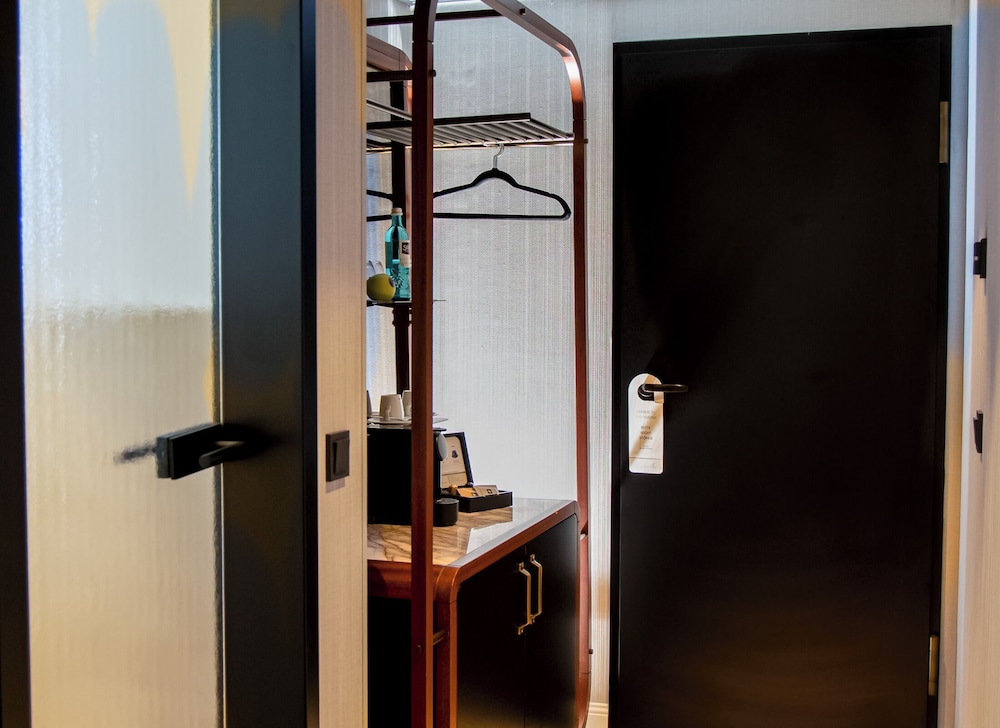 MUZE Hotel Dusseldorf - Handwritten Collection 18