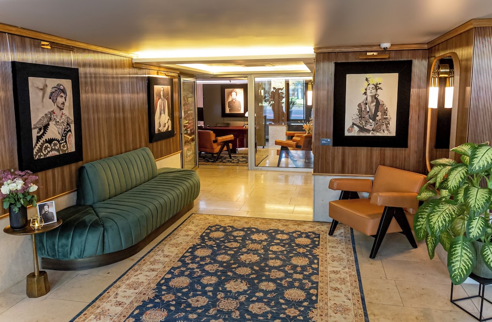 MUZE Hotel Dusseldorf - Handwritten Collection 1