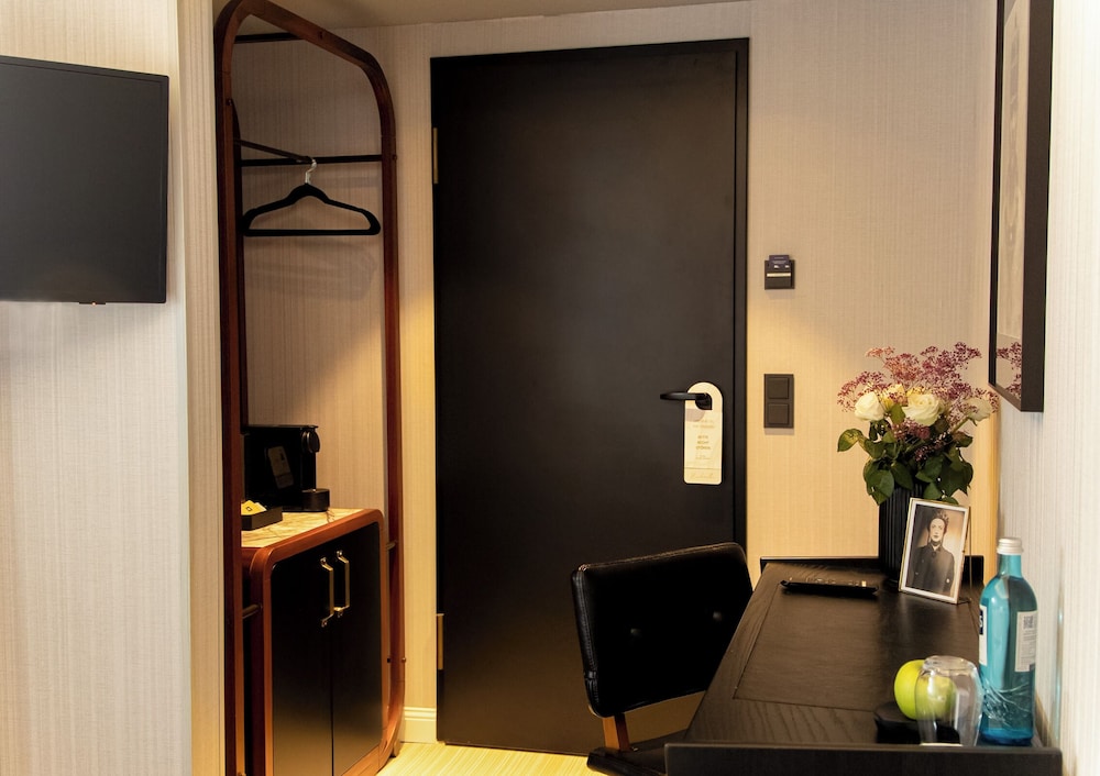 MUZE Hotel Dusseldorf - Handwritten Collection 12