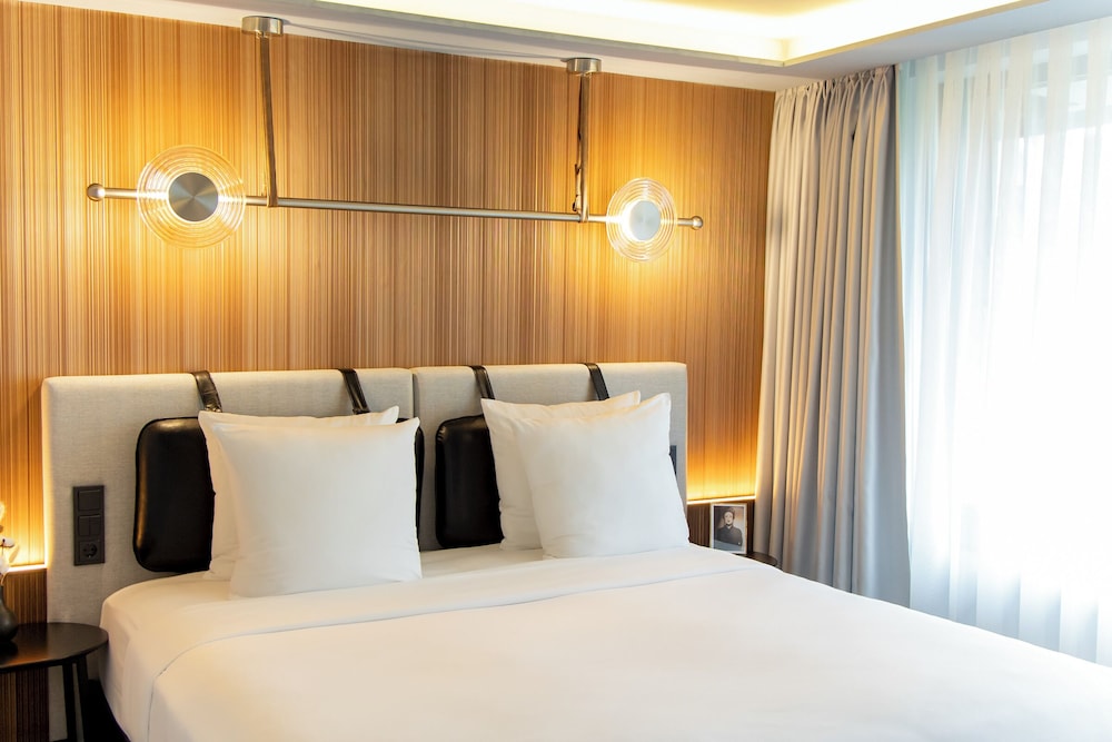 MUZE Hotel Dusseldorf - Handwritten Collection 13