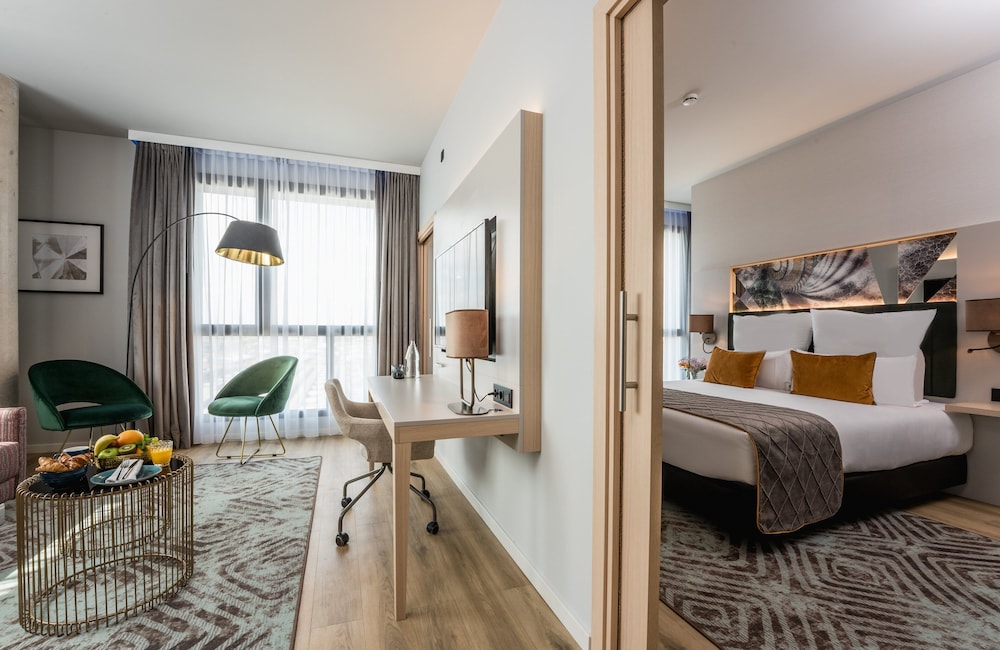 Leonardo Royal Hotel Barcelona Fira 18