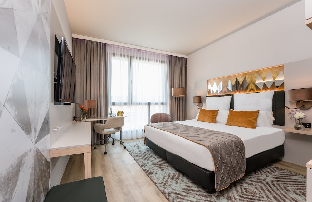 Leonardo Royal Hotel Barcelona Fira 10