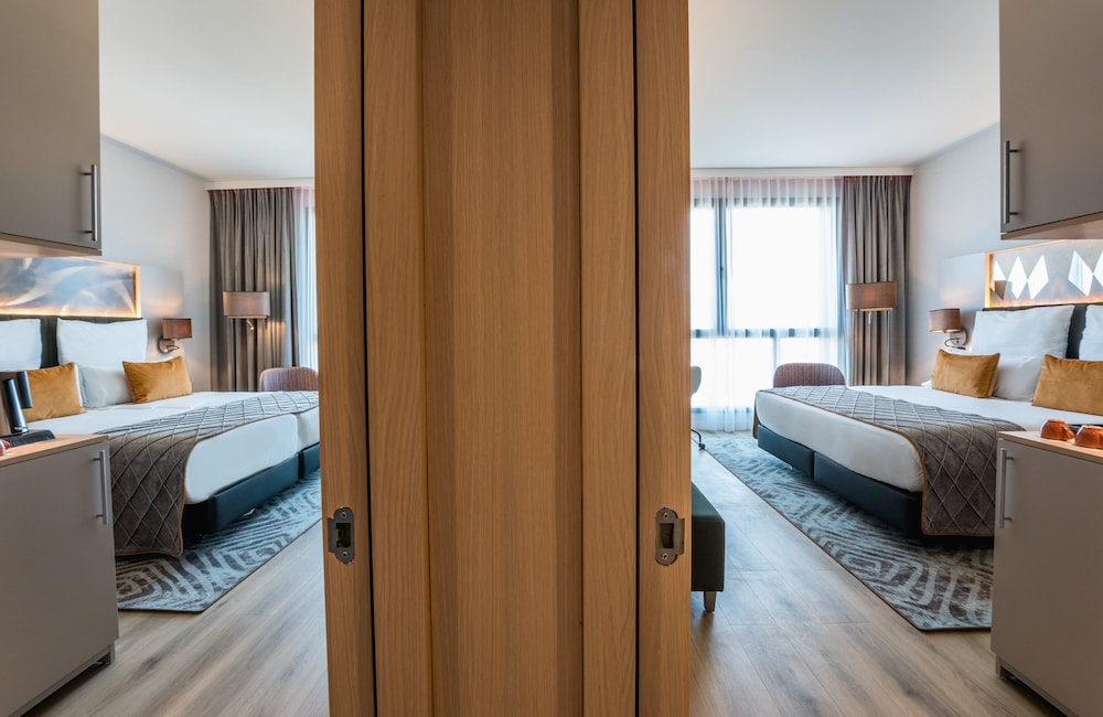 Leonardo Royal Hotel Barcelona Fira 23