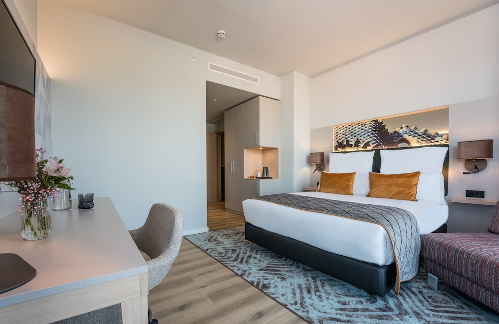 Leonardo Royal Hotel Barcelona Fira 12