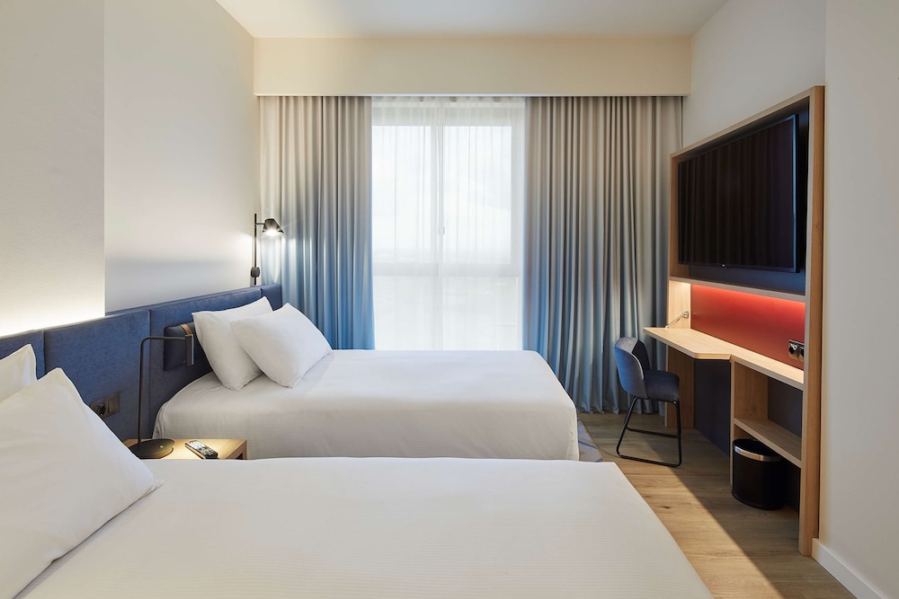 Hampton by Hilton Barcelona Fira Gran Via 14