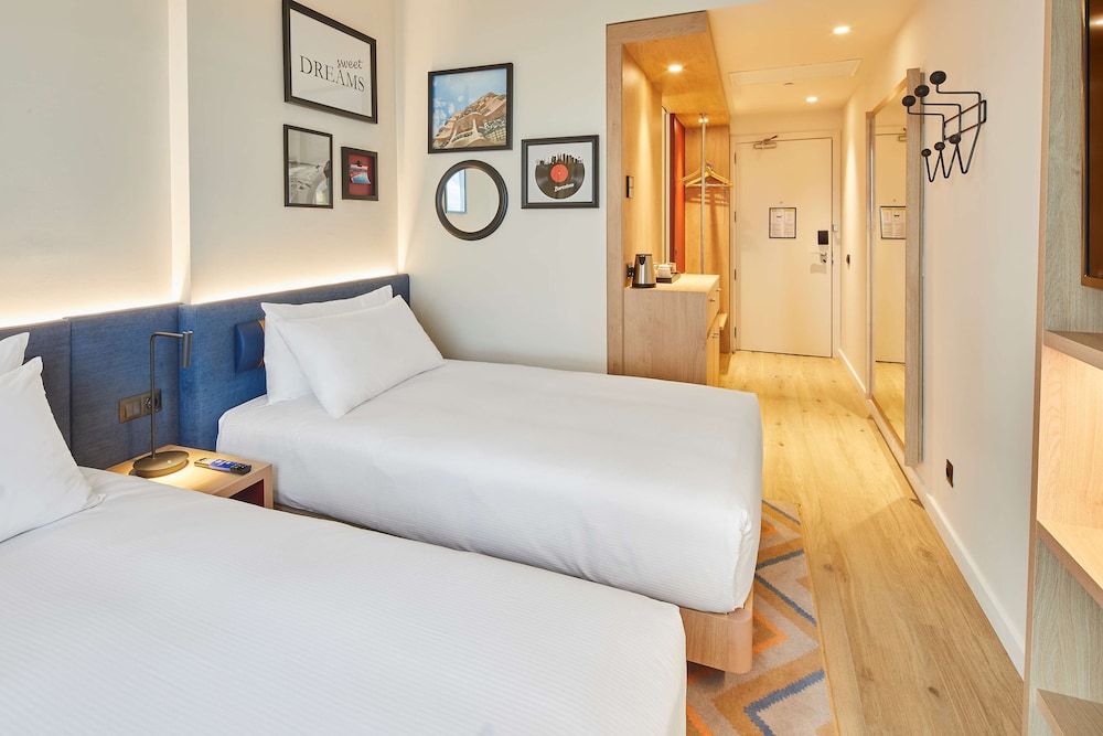 Hampton by Hilton Barcelona Fira Gran Via 13