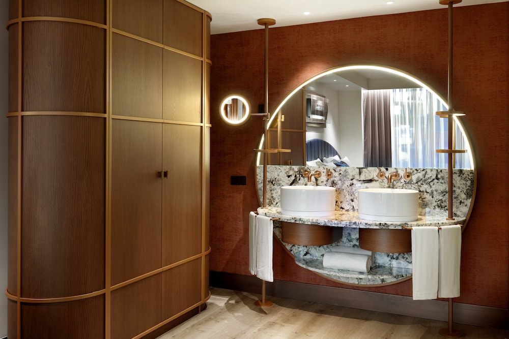 Hard Rock Hotel Madrid 21