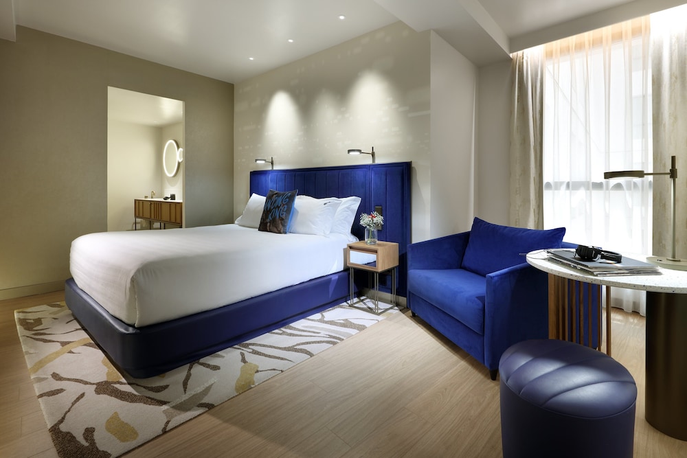 Hard Rock Hotel Madrid 19