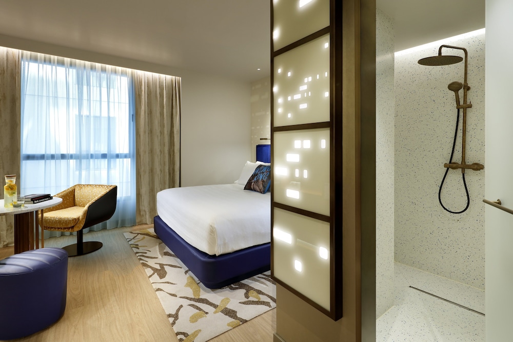 Hard Rock Hotel Madrid 14
