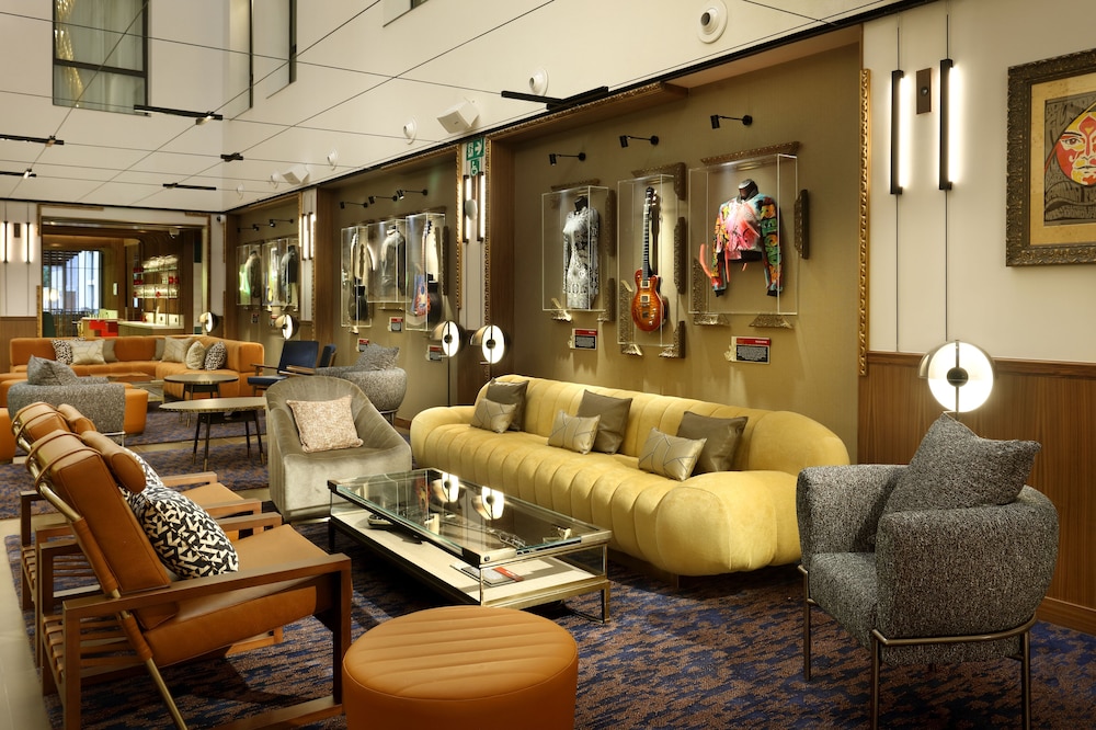 Hard Rock Hotel Madrid 3