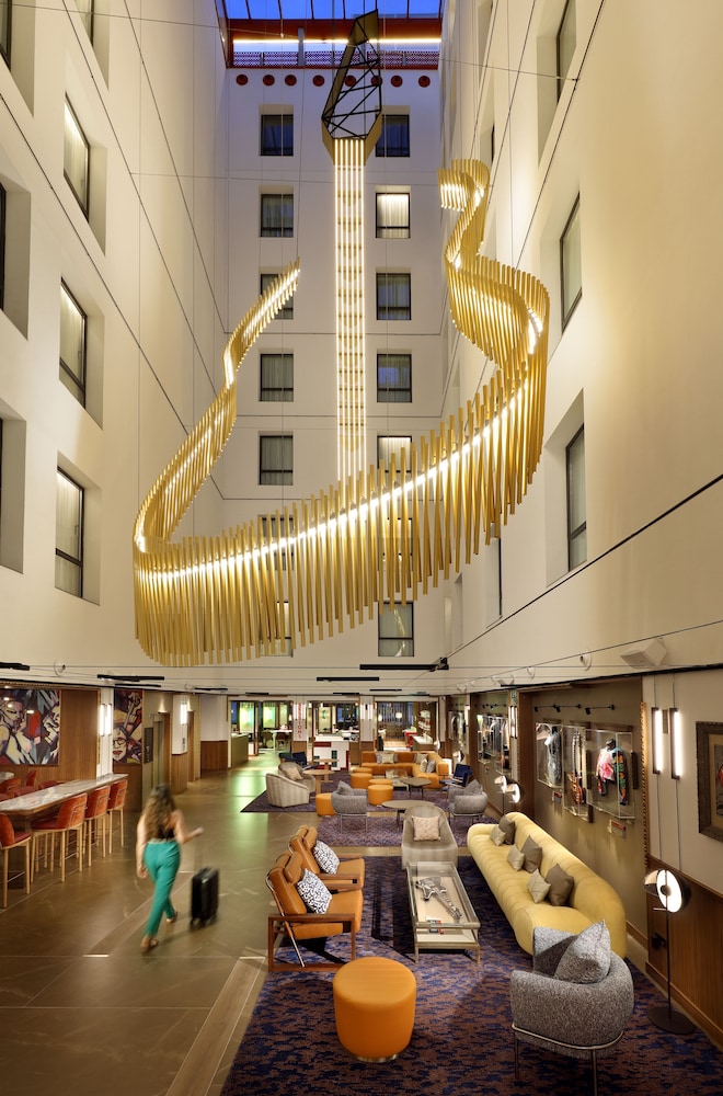 Hard Rock Hotel Madrid 5