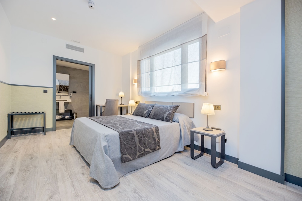 Hotel Iberum 24