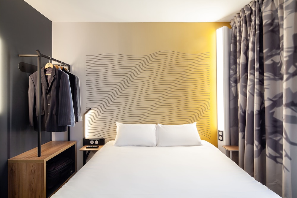 B&B HOTEL Paris Meudon Vélizy 13