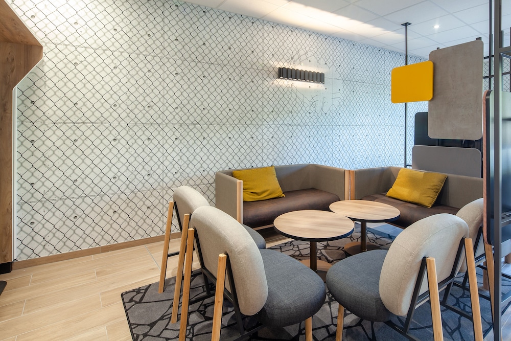 B&B HOTEL Saint-Denis Porte de Paris 9