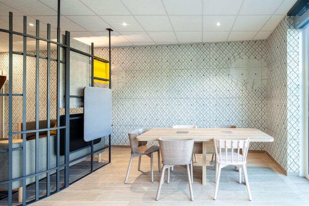 B&B HOTEL Saint-Denis Porte de Paris 10